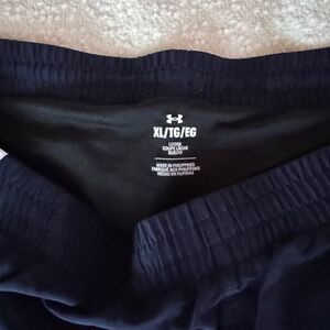 Under Armour NWT Fly-By 3" Women's Shorts in Midnight Navy XL